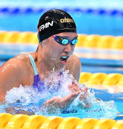 女子５０メートル平泳ぎ決勝　力泳する鈴木聡美