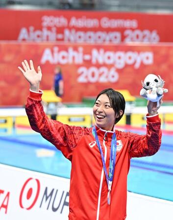 女子５０メートル平泳ぎで29秒91の日本新記録をマークし銀メダルを獲得した鈴木聡美