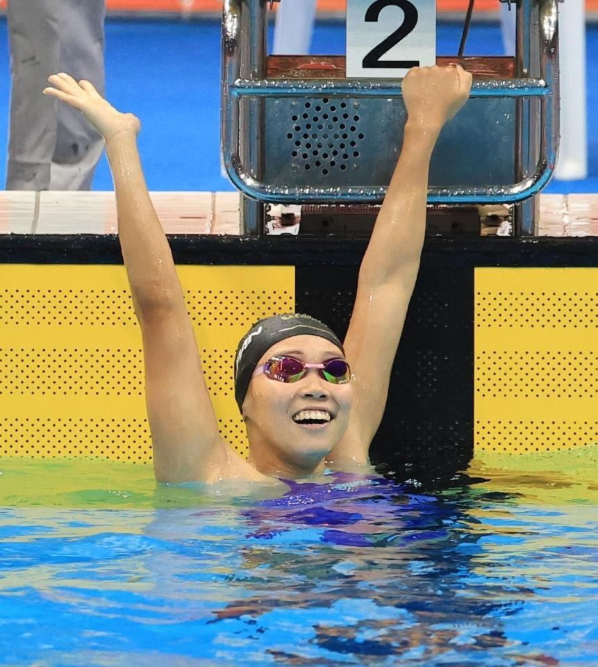 女子２００メートルバタフライで銅メダルを獲得した奥園心咲
