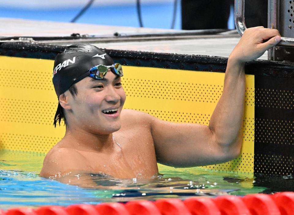 男子２００メートル個人メドレー決勝　レースを終え笑顔を見せる松下知之