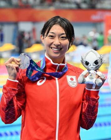 女子５０メートル平泳ぎで２９秒９１の日本新記録をマークし銀メダルを獲得した鈴木聡美