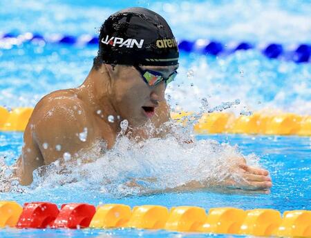 男子１００メートル平泳ぎ決勝　力泳する大橋信