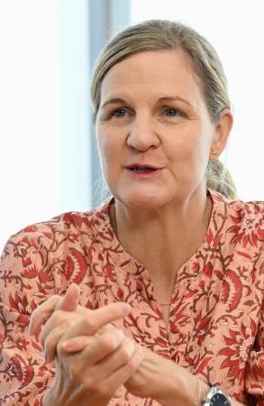 　インタビューに応じるＩＯＣのコベントリー会長
