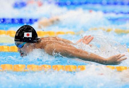 男子４００メートル個人メドレー決勝で金メダルを獲得した小島夢貴のバタフライ