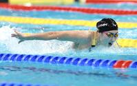 女子１００ｍバタフライ決勝を泳ぐ池江璃花子（撮影・伊藤笙子）