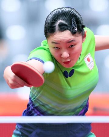 女子団体決勝　中国戦でプレーする張本美和