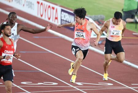 男子１００メートル準決勝でゴールする多田修平（右から２人目）＝撮影・中田匡峻