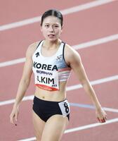 女子１００メートル準決勝を走り終えた韓国のキム・ジュハ（撮影・中田匡峻）