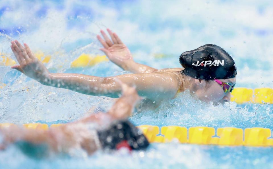 女子５０ｍバタフライ決勝を泳ぐ池江璃花子（撮影・伊藤笙子）