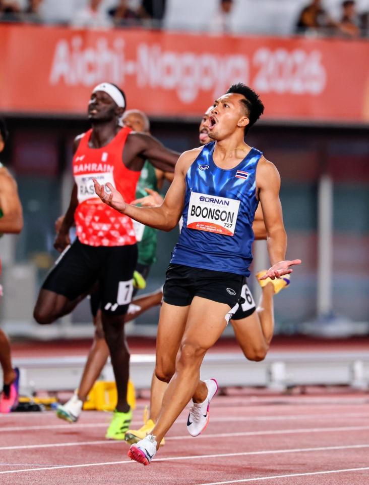 大会記録を更新し雄たけびを上げるプリポル・ブーンソン