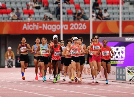 女子マラソン　一斉にスタートするランナーたち