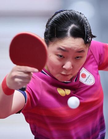 女子シングルス３回戦　インド選手と対戦する張本美和　