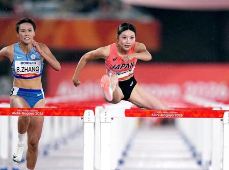 女子１００メートル障害予選　力走する中島ひとみ