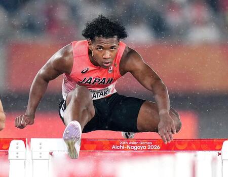 男子１１０メートル障害予選　力走する村竹ラシッド