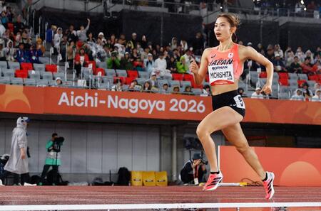 女子１５００メートル　力走する道下美槻