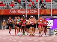 女子マラソン　一斉にスタートするランナーたち