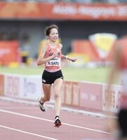 ４位でゴールする佐藤（撮影・中田匡峻）