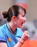 女子シングルス３回戦　ポイントを奪い喜ぶ早田ひな