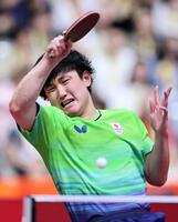 男子シングルス準々決勝　イラン選手と対戦する張本智和