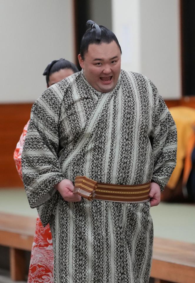 明るい表情を見せる朝乃山