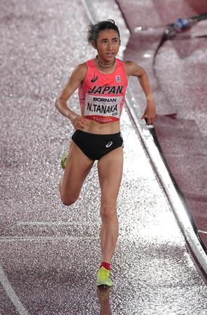 女子５０００メートル決勝　２位でゴールする田中希実　