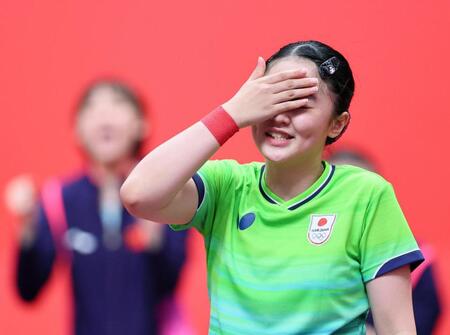 女子団体決勝　中国戦でポイントを奪われ、悔しがる張本美和