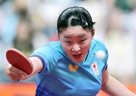女子シングルス準々決勝　北朝鮮選手と対戦する張本美和　