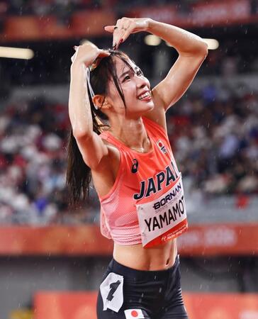 女子５０００メートルを終えた山本有真