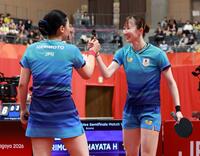 女子ダブルス準決勝で香港ペアをストレートで破り、決勝進出を決めた早田ひな（右）と張本美和（撮影・伊藤笙子）