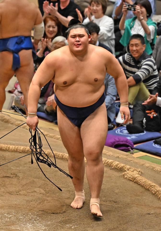 安青錦を下し、優勝を決めた大の里