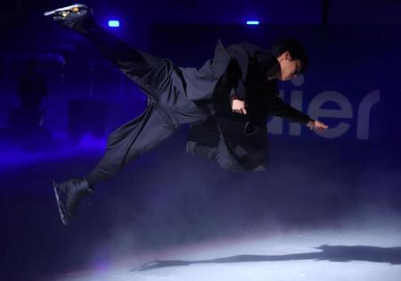 新製品発表会に登場した羽生結弦さん（撮影・石井剣太郎）