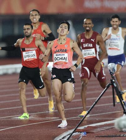 男子８００メートルを制し、金メダルを獲得した落合晃（撮影・伊藤笙子）