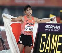 男子８００メートルを制し、金メダルを獲得した落合晃（撮影・伊藤笙子）