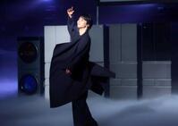 　新製品発表会に登場した羽生結弦さん（撮影・石井剣太郎）