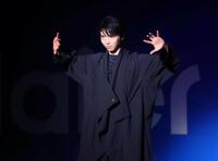 　新製品発表会に登場した羽生結弦さん（撮影・石井剣太郎）