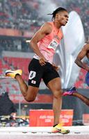 男子４００メートル決勝で力走する中島佑気ジョセフ