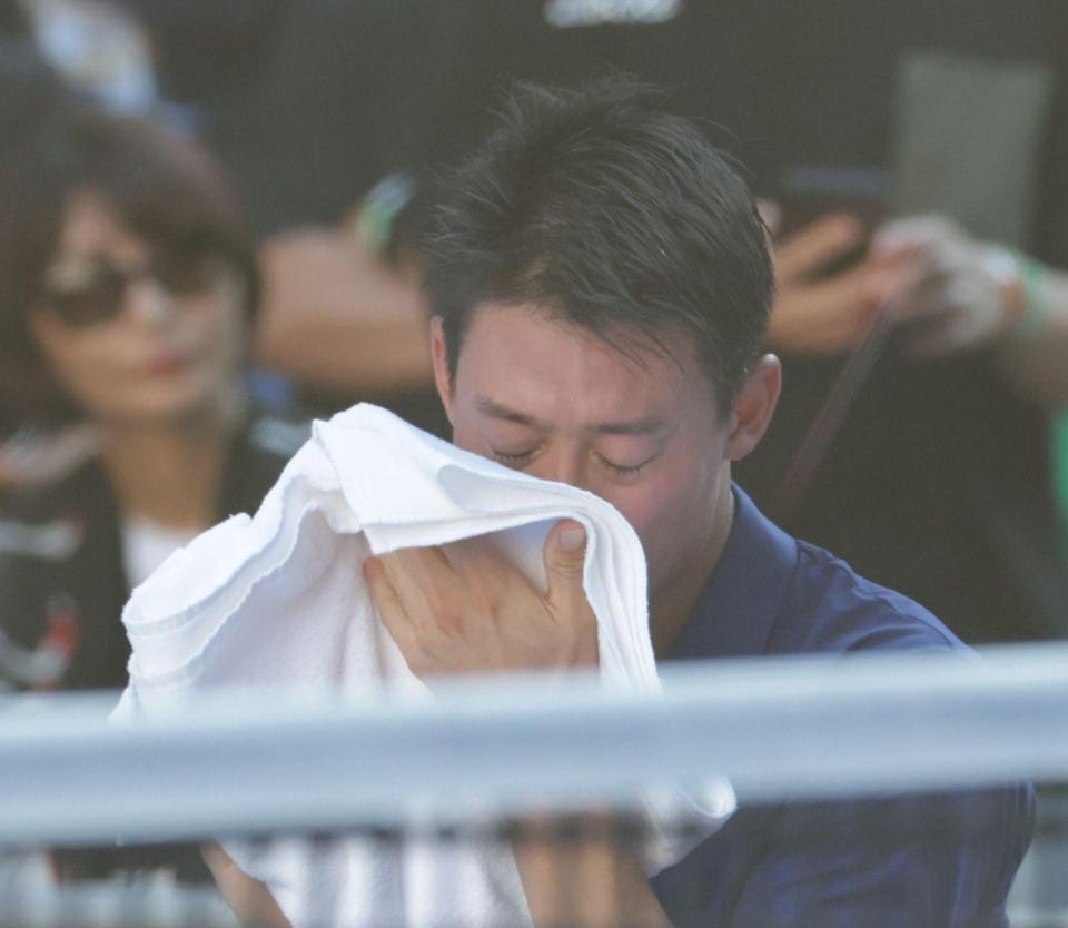 試合後、涙ぐんだ錦織圭（撮影・佐々木彰尚）