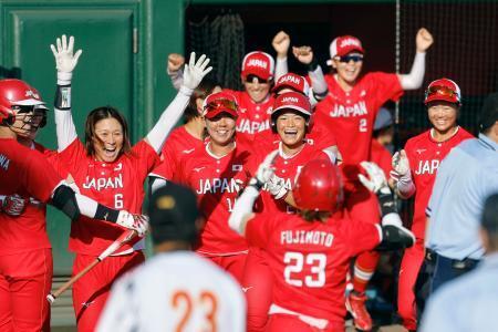 　中国に勝利し喜ぶ日本＝デンソーブライトペガサススタジアム