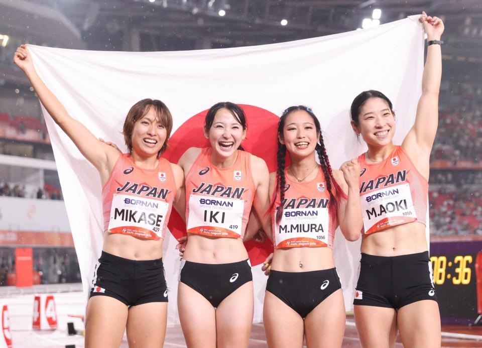 （左から）御家瀬緑、壱岐あいこ、三浦愛華、青木益未