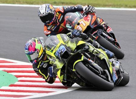 　モトＧＰクラス決勝　６位の小椋藍（手前）＝モビリティリゾートもてぎ