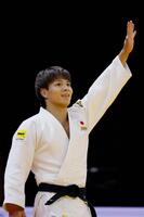 柔道の世界選手権男子66キロ級で日本男子単独最多となる５度目の優勝を果たした阿部一二三＝５日、アゼルバイジャン・バクー（共同）