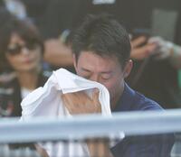 試合後、涙ぐんだ錦織圭（撮影・佐々木彰尚）