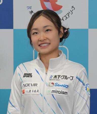 公開練習後、サンリオとのスポンサー契約について話す島田麻央（撮影・金居みつよし）