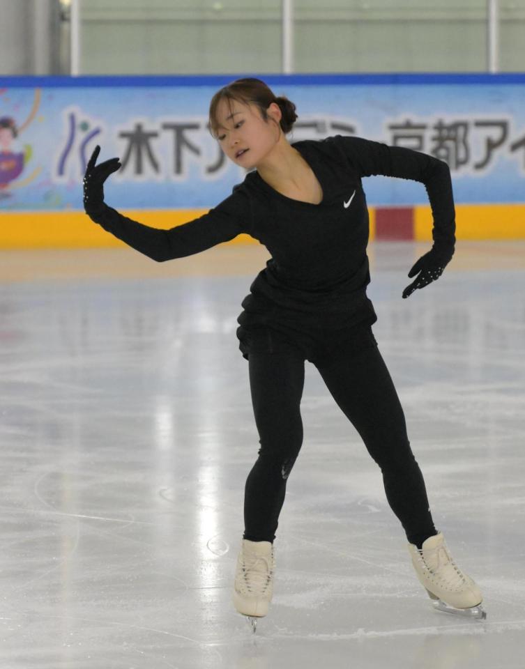 公開練習を披露する島田麻央（撮影・金居みつよし）
