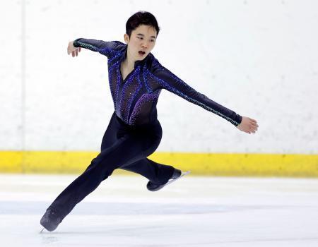 　男子ＳＰ　演技する友野一希＝尼崎スポーツの森