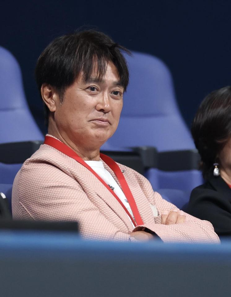 錦織圭の引退記念イベントを客席から見つめる石黒賢（撮影・伊藤笙子）