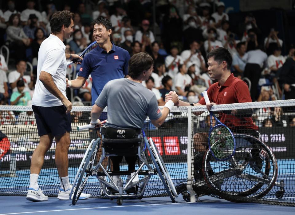 引退記念イベントで特別マッチを行なった（左から）ロジャー・フェデラー氏、錦織圭、ゴードン・リード、国枝慎吾氏（撮影・伊藤笙子）