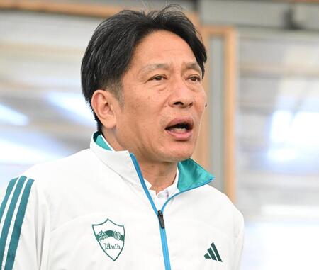 敗戦の弁を語る青学大・原晋監督（撮影・高部洋祐）