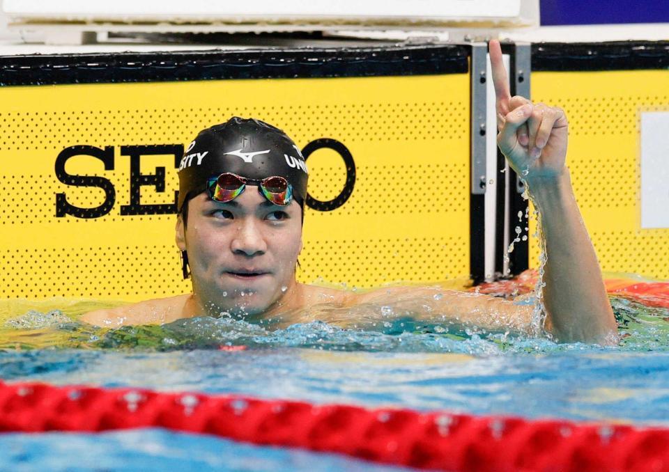 　男子２００メートル個人メドレーを短水路日本新の１分５０秒４２で制した松下知之