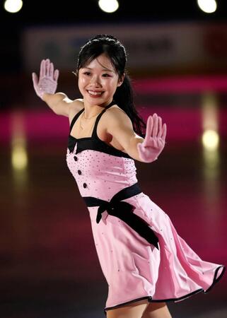 　エキシビションで演技する中井亜美（共同）